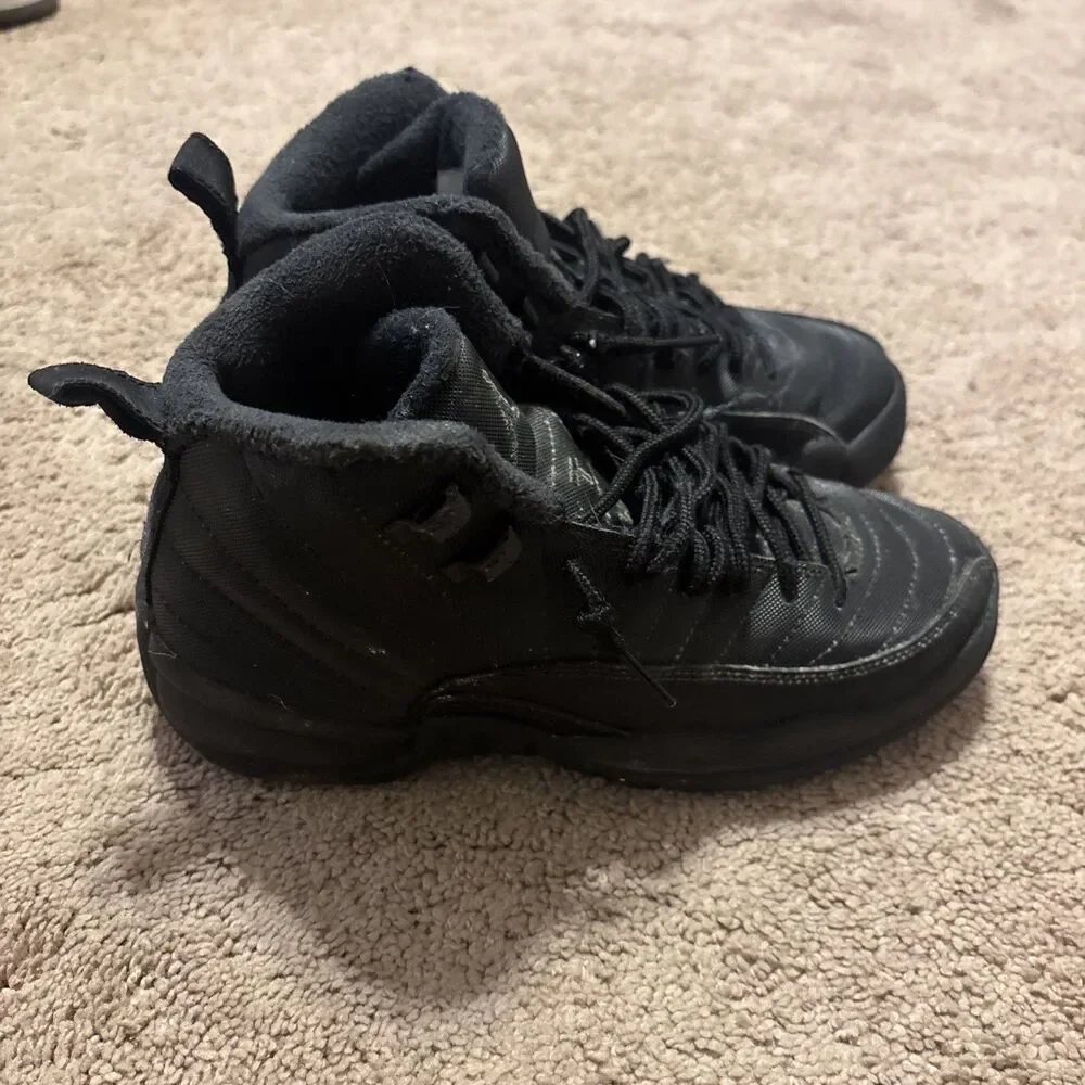 Jordan 12 Retro Black High Top Unisex Kids Sneakers Size 5Y Synthetic